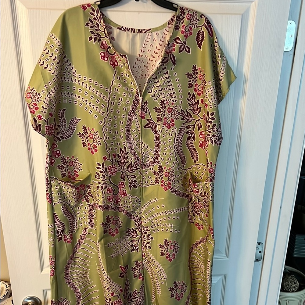 Floral Green and Purple Dress. Zipper in front. Side pockets. Summer Delight. - Picture 1 of 6